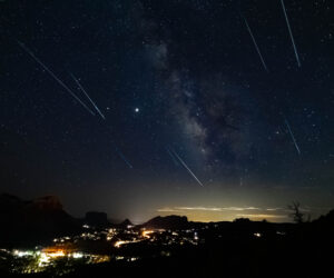Mysterious Meteor Shower Lights Up the Night Sky in USA